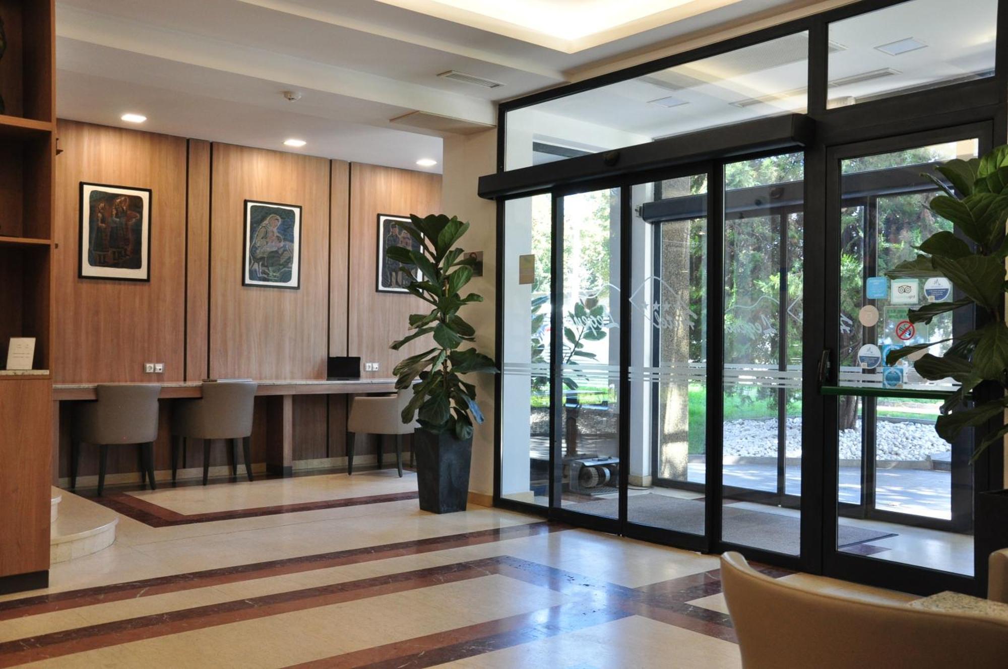 Legends Hotel Sofia Exteriör bild